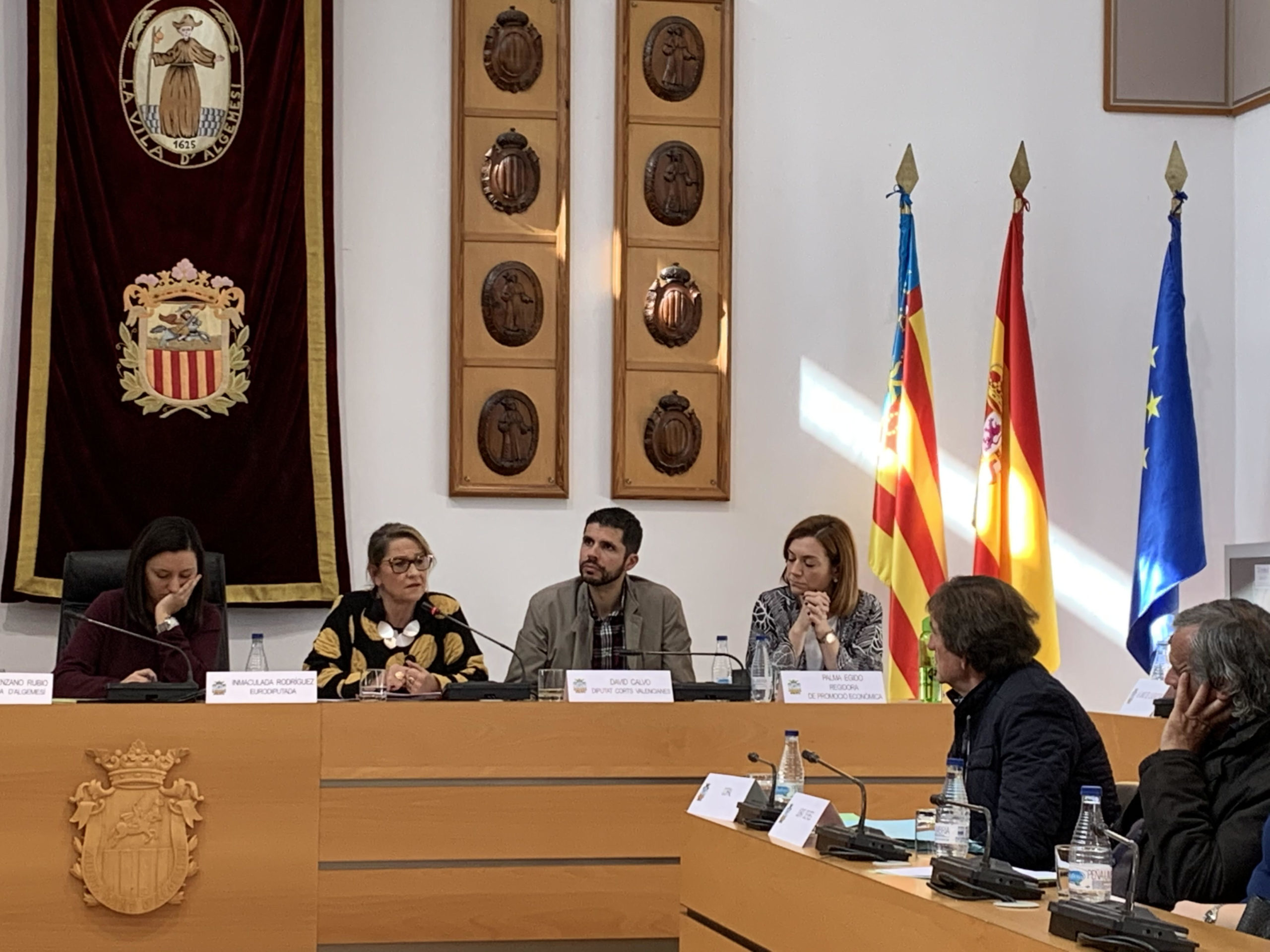 En este momento estás viendo El PSPV se compromete a trabajar junto al sector agrario para que la nueva ley de Cadena Alimentaria “se convierta en una oportunidad que les permita abrir nuevos mercados con precios dignos”