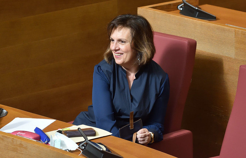 En este momento estás viendo Carmen Martínez: “Es vergonzoso que los reyes de los barracones frivolicen con las medidas puestas en marcha para mejorar la atención sanitaria”