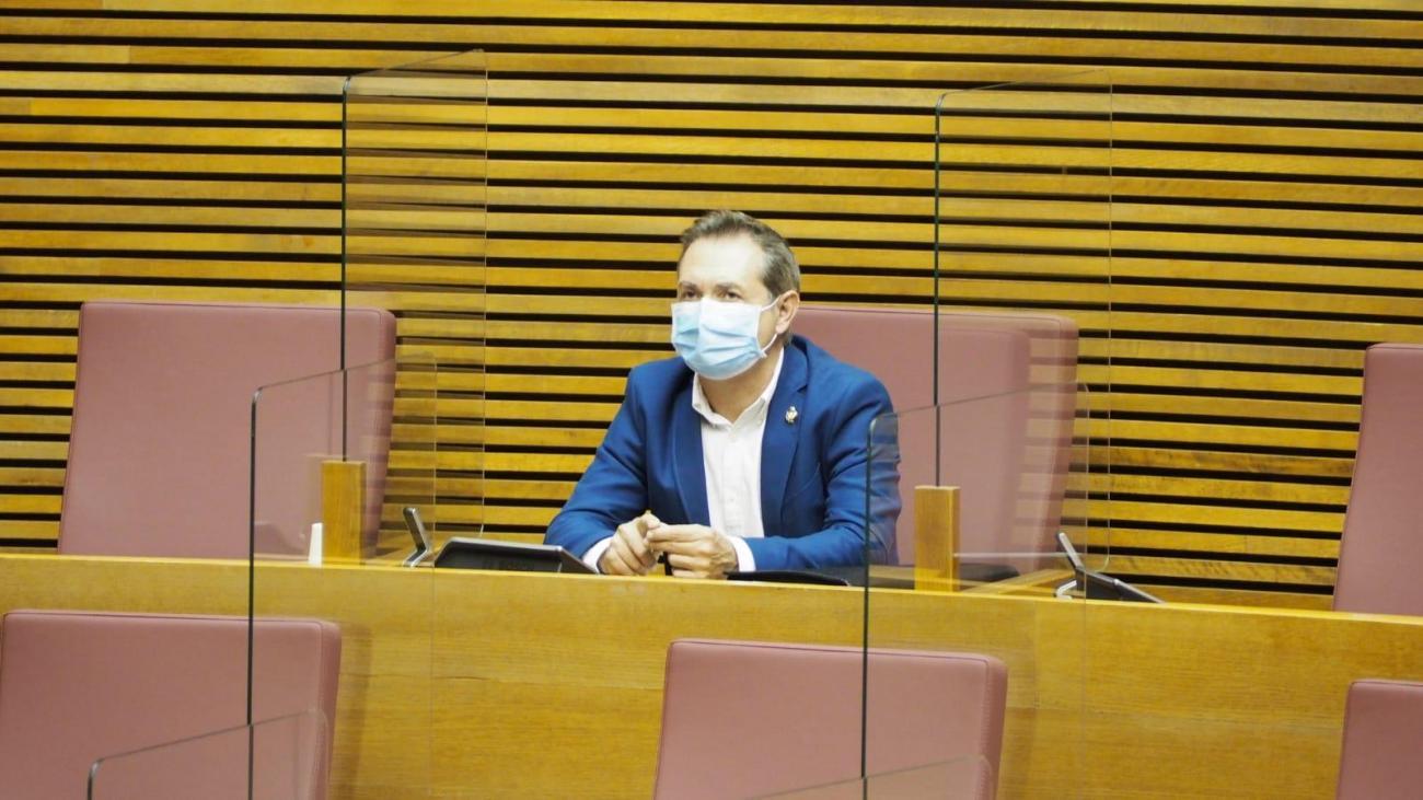 En este momento estás viendo Les Corts aprueban la propuesta del PSPV-PSOE para ampliar los ‘box aparcabicis’ en la red del metro, tranvía y Cercanías