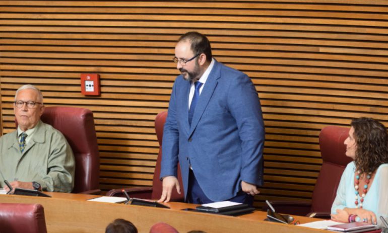 En este momento estás viendo Sellés reprocha a Mazón que “venga a dar lecciones de gestión cuando la institución de la que es presidente no ha aprobado ni un euro al sector del calzado”