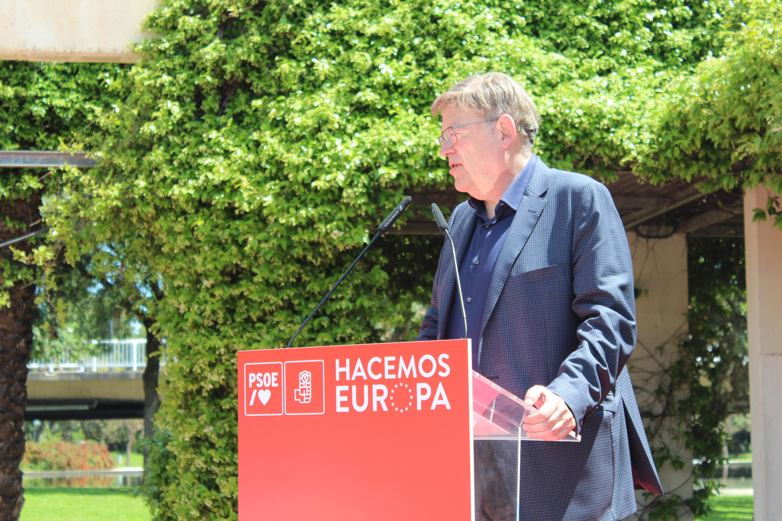 En este momento estás viendo Ximo Puig: “Tenemos una oportunidad histórica de garantizar el bienestar y el futuro porque el futuro es el sol, el viento y las energías limpias”