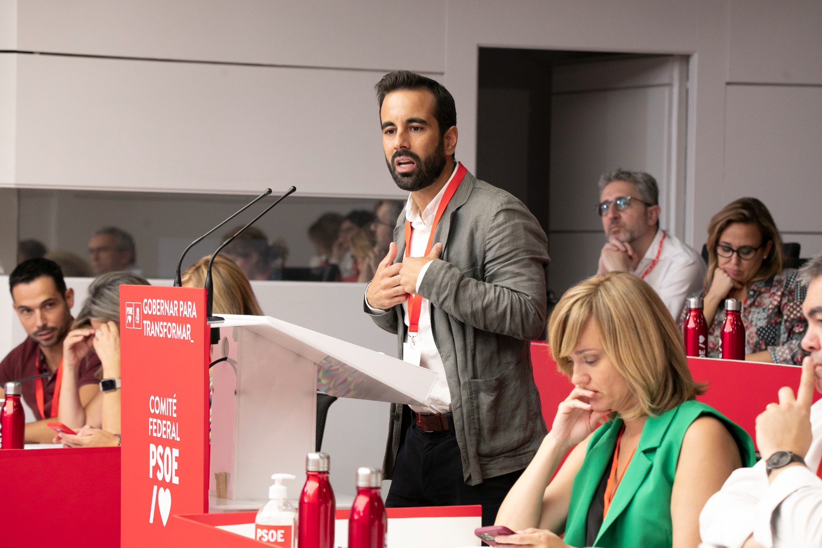 En este momento estás viendo Muñoz reafirma el “proyecto para la mayoría social” del PSOE: “Estamos en la mejor disposición para seguir trabajando por las clases medias y trabajadoras”