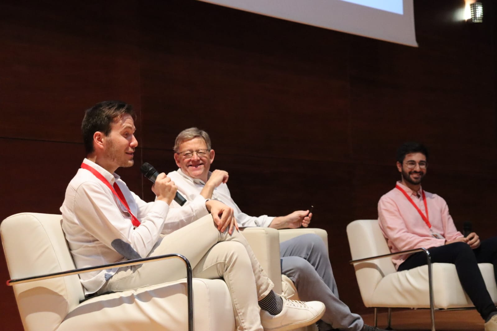 You are currently viewing Ximo Puig recorda que “no podem construir el futur sense comptar amb la joventut”: “Ells i elles són el nostre present i futur”