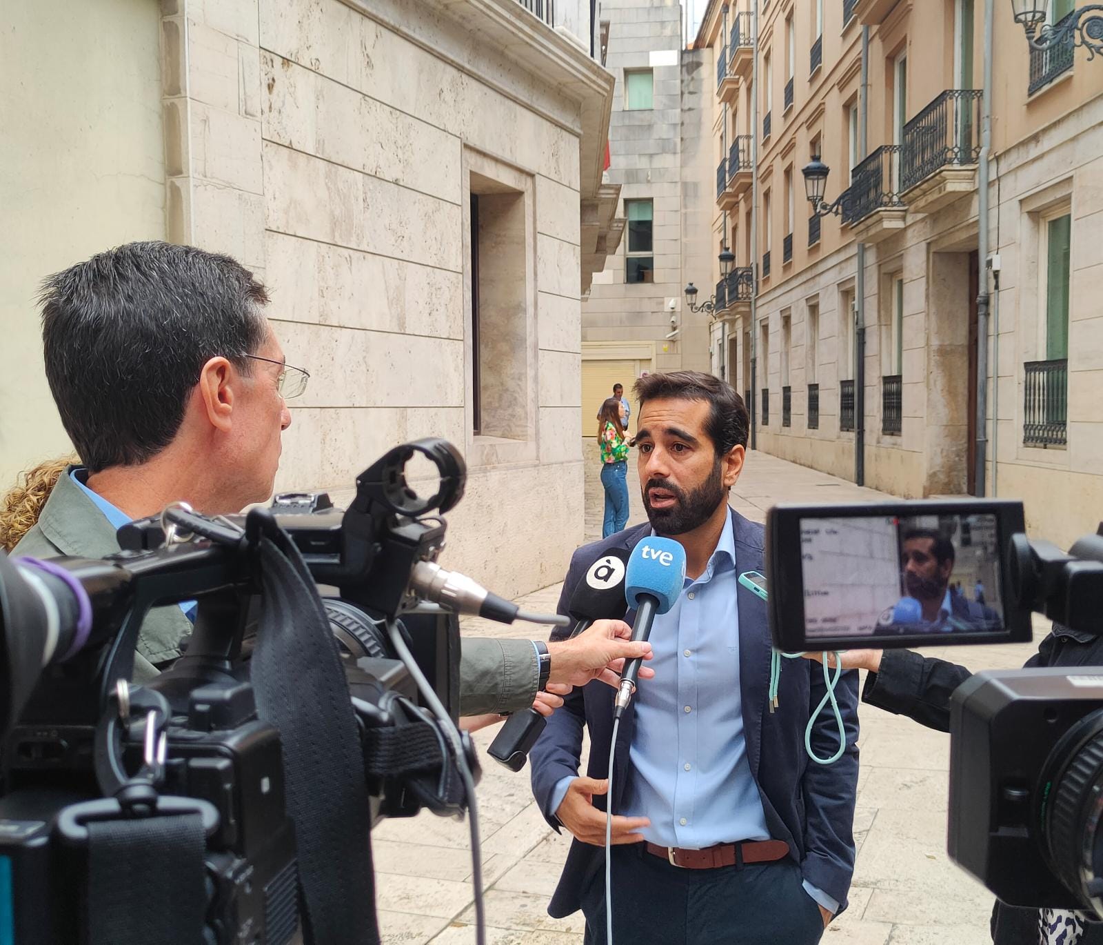 En este momento estás viendo Muñoz tilda de “vergonzoso” que “la misma semana que piden 19 años de prisión para Zaplana” Feijóo venga a la Comunitat a reivindicar “que vuelva ese oscuro pasado a nuestra tierra”