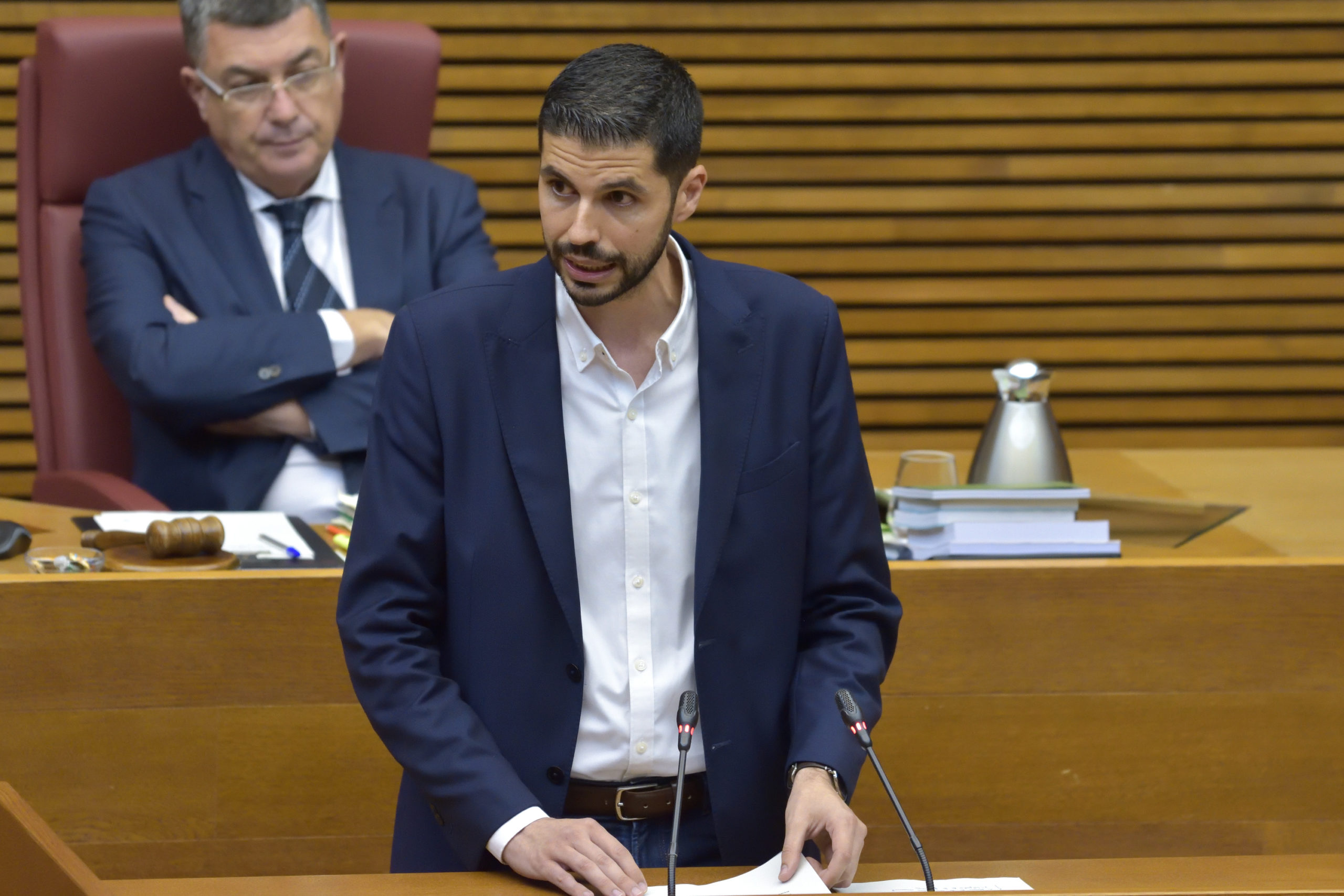 En este momento estás viendo Les Corts aprueban la  enmienda socialista para excluir al sector cerámico de los gravámenes de la nueva Ley de Cambio Climático