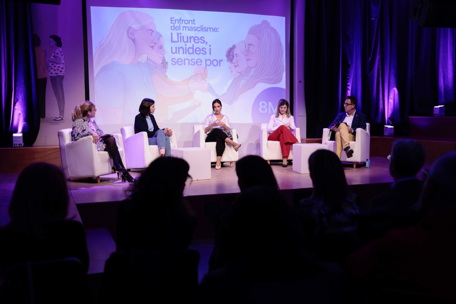 En este momento estás viendo El PSPV-PSOE clama por un feminismo “fuerte y unido ante los discursos trasnochados de la derecha y la extrema derecha”: “Somos el partido de la Igualdad”