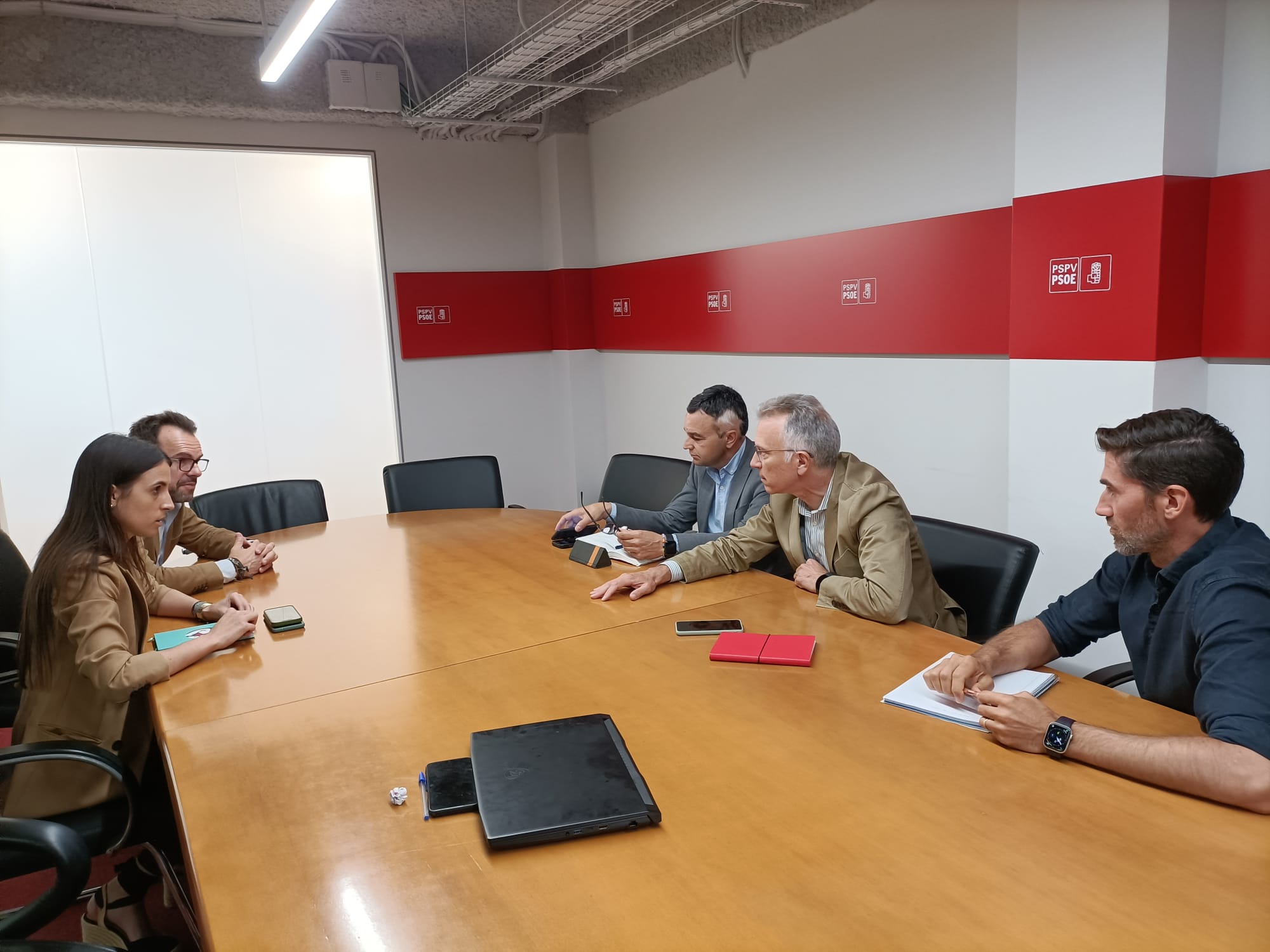 En este momento estás viendo El PSPV-PSOE se reúne con la federación de caza de la Comunitat Valenciana y reafirma su compromiso en la búsqueda de acuerdos con el colectivo