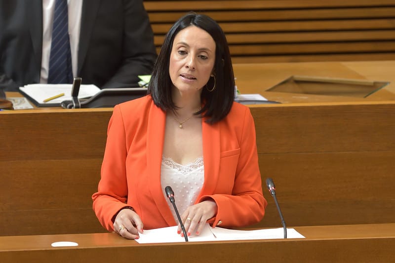 En este momento estás viendo El PSPV-PSOE critica que el Consell de Mazón «siga de campo y playa en pleno caos por las adjudicaciones de los docentes»: «Es un insulto a los docentes, sus familias y al alumnado»