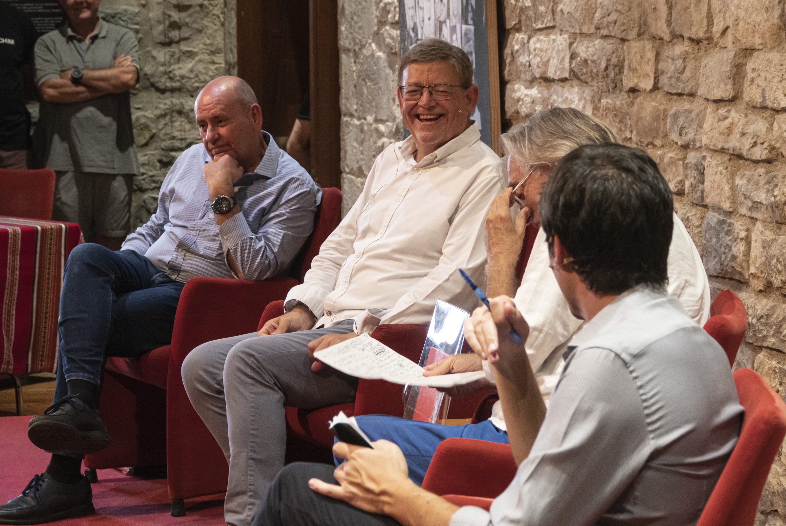 You are currently viewing Ximo Puig exigeix al Consell de Mazón que respecte l’Estatut d’Autonomia i l’Acadèmia Valenciana de la Llengua i denúncia “l’esmena a la cultura” que estan fent PP i Vox