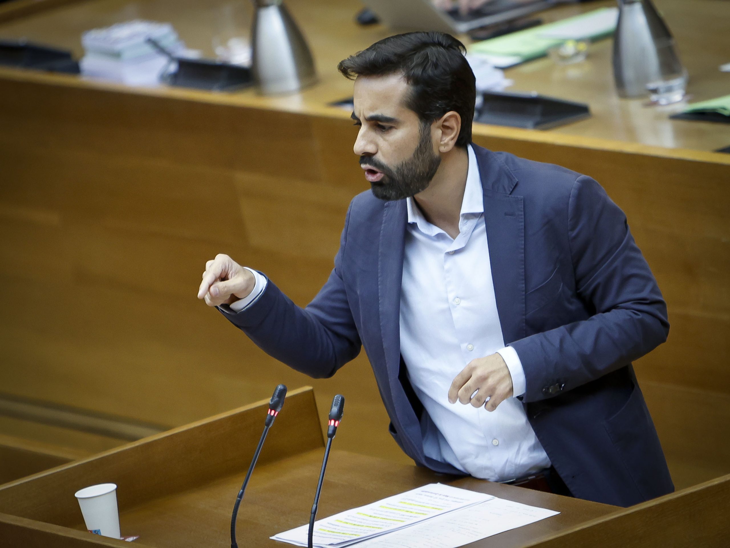 En este momento estás viendo Muñoz: “Mazón se ha construido una autopista hacia la corrupción eliminando los controles políticos y la transparencia pública como ya hizo su padrino político Eduardo Zaplana”