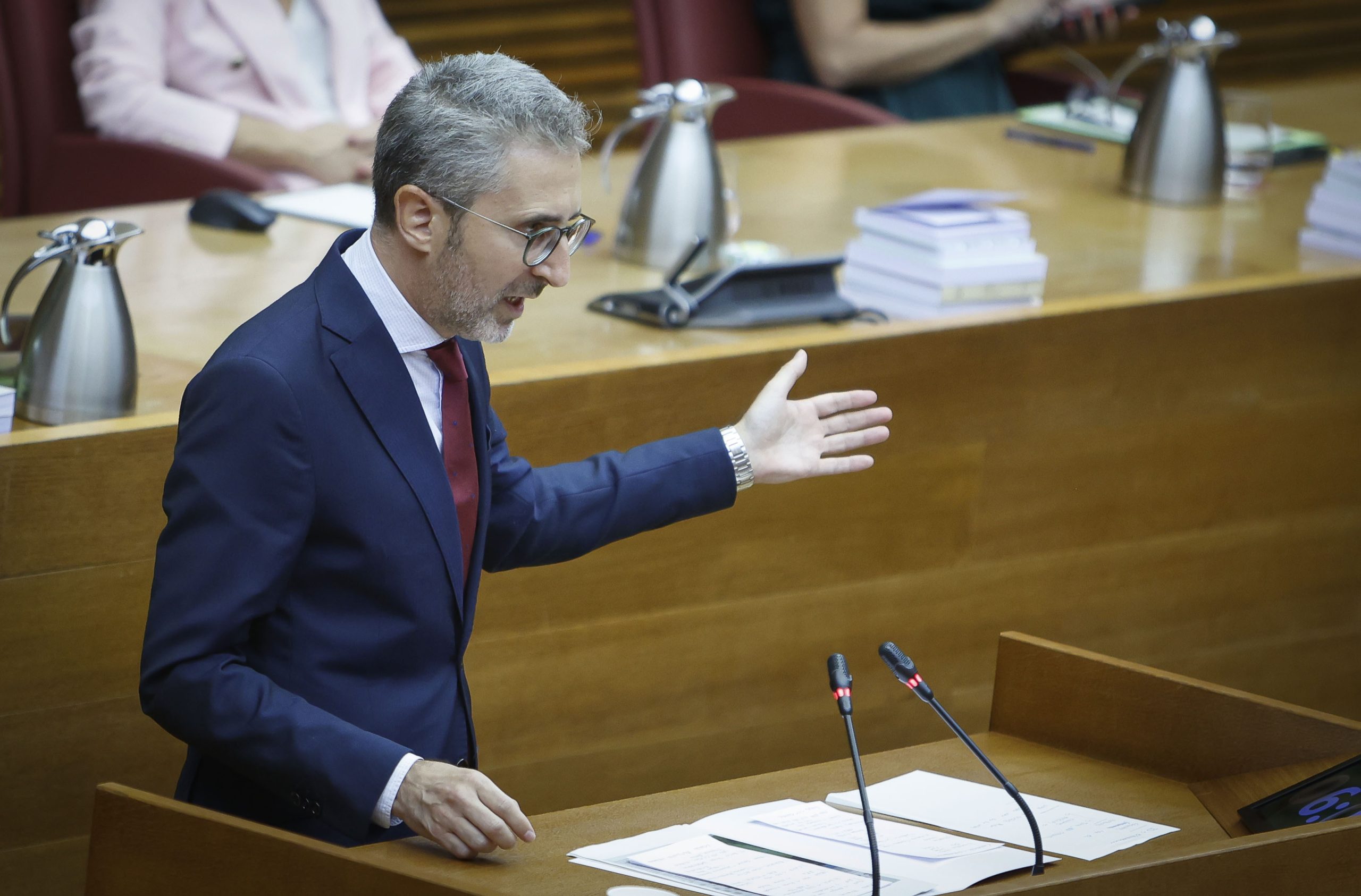 En este momento estás viendo Arcadi España reclama a Mazón y al PP que «deje de hacer teatros» e ironiza: «Han derogado una tasa que no existe y que nadie aplica en la Comunitat Valenciana»