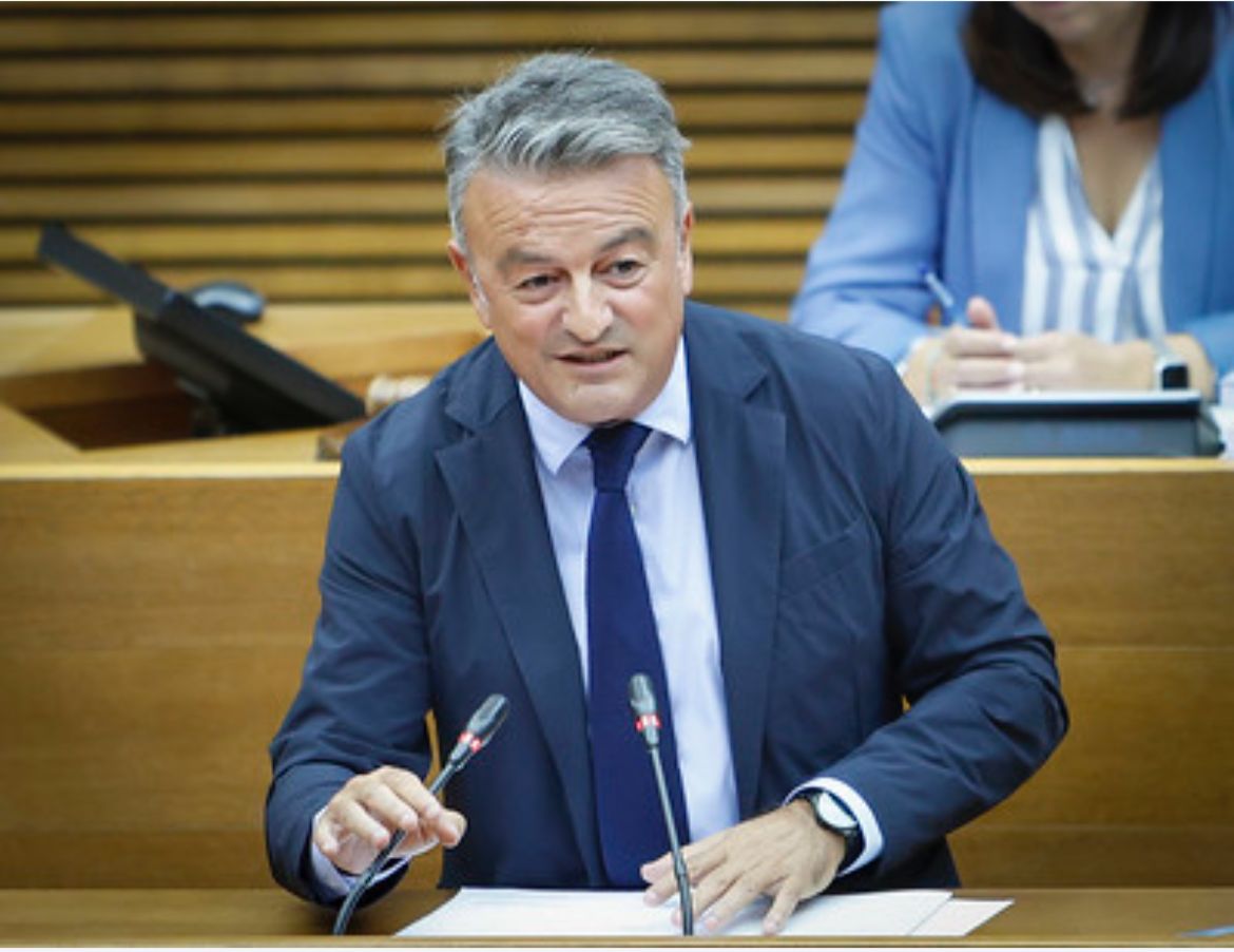 You are currently viewing Chulvi enlletgeix a Barrera que “vetar la cultura suposa un escac i mat a la llibertat” i critica que Mazón haja entregat aquesta àrea a “aquells que es dediquen a crear incendis i perseguir creadors”