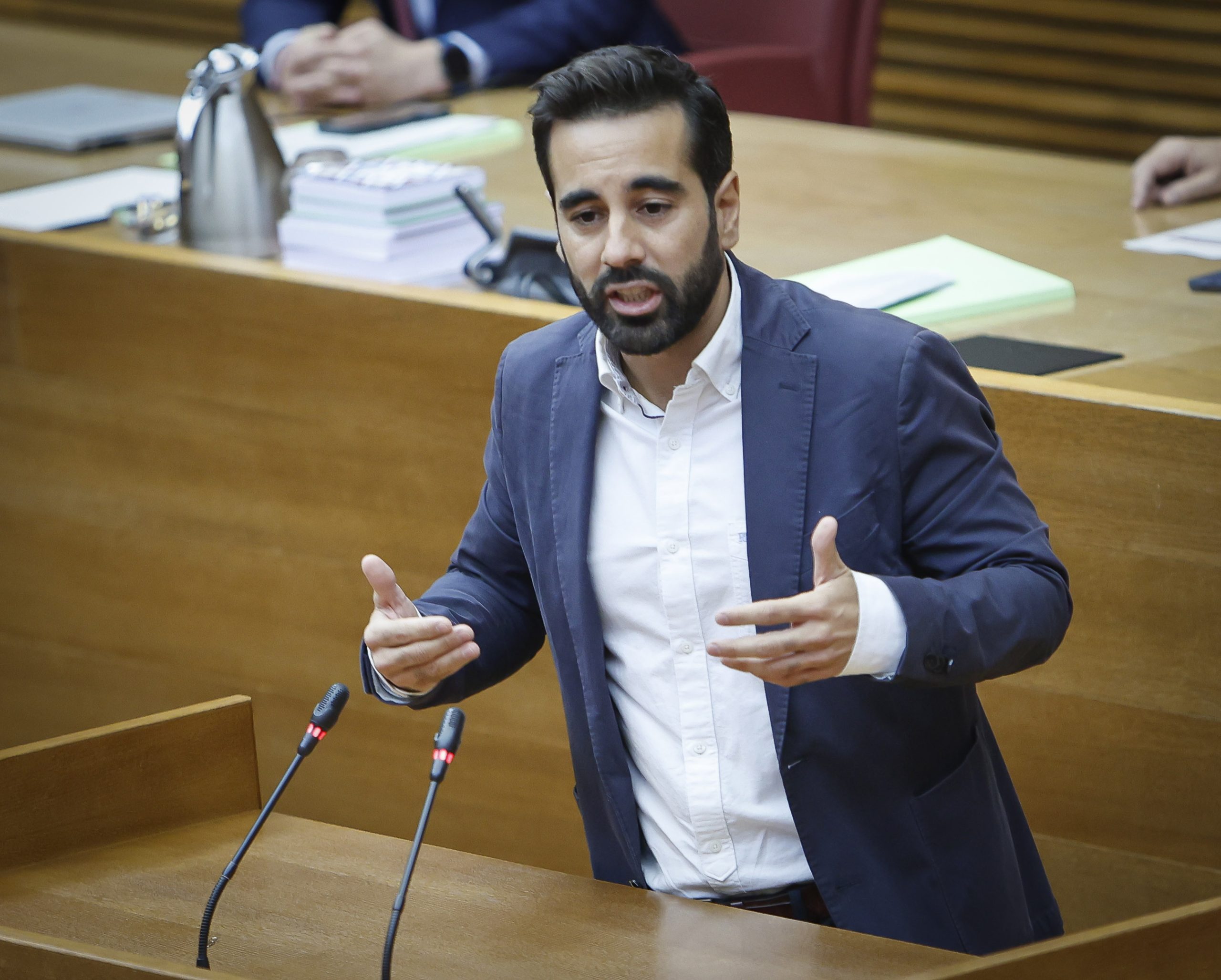 You are currently viewing Muñoz: «No podem permetre que hi haja una llei que només beneficie a 25.000 valencians i que reduïsca els ingressos de la Generalitat en 392 milions d’euros»