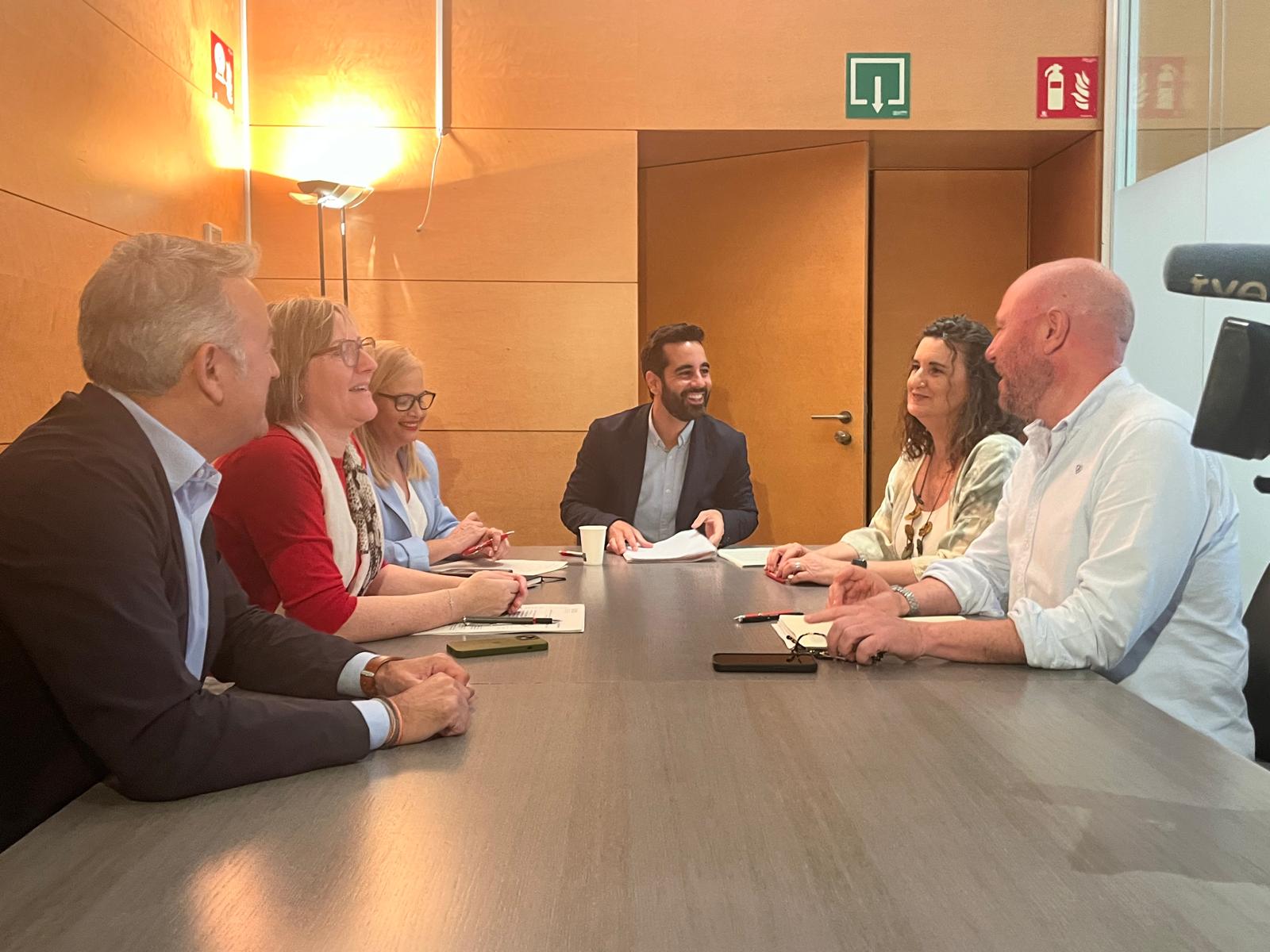 En este momento estás viendo Muñoz: “Los valencianos tenemos al presidente del PP más radicalizado de toda España, mientras la ONU le acusa de vulnerar los derechos humanos y su partido se avergüenza de sus leyes él se siente orgulloso de blanquear el franquismo”