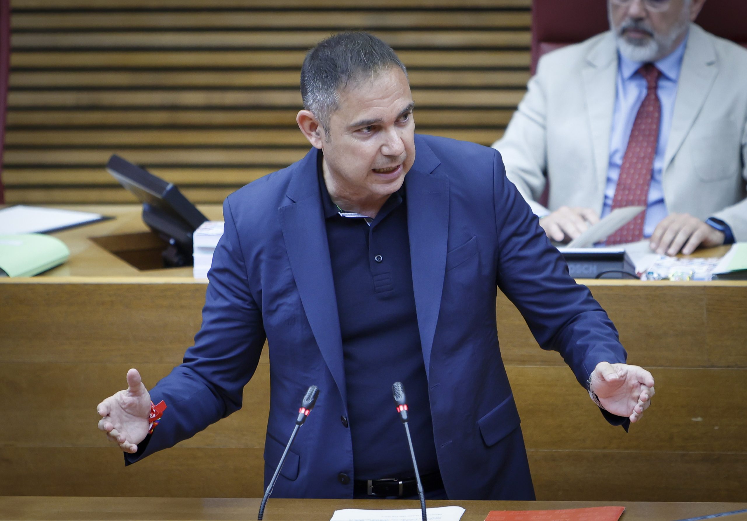 En este momento estás viendo El PSPV-PSOE alerta que Mazón «está financiando con dinero público la empresa en la que trabaja»: «Ha dado 1,5 millones de euros a dedo a la Cámara de Comercio de Alicante para reformarse su despacho con vistas al mar»