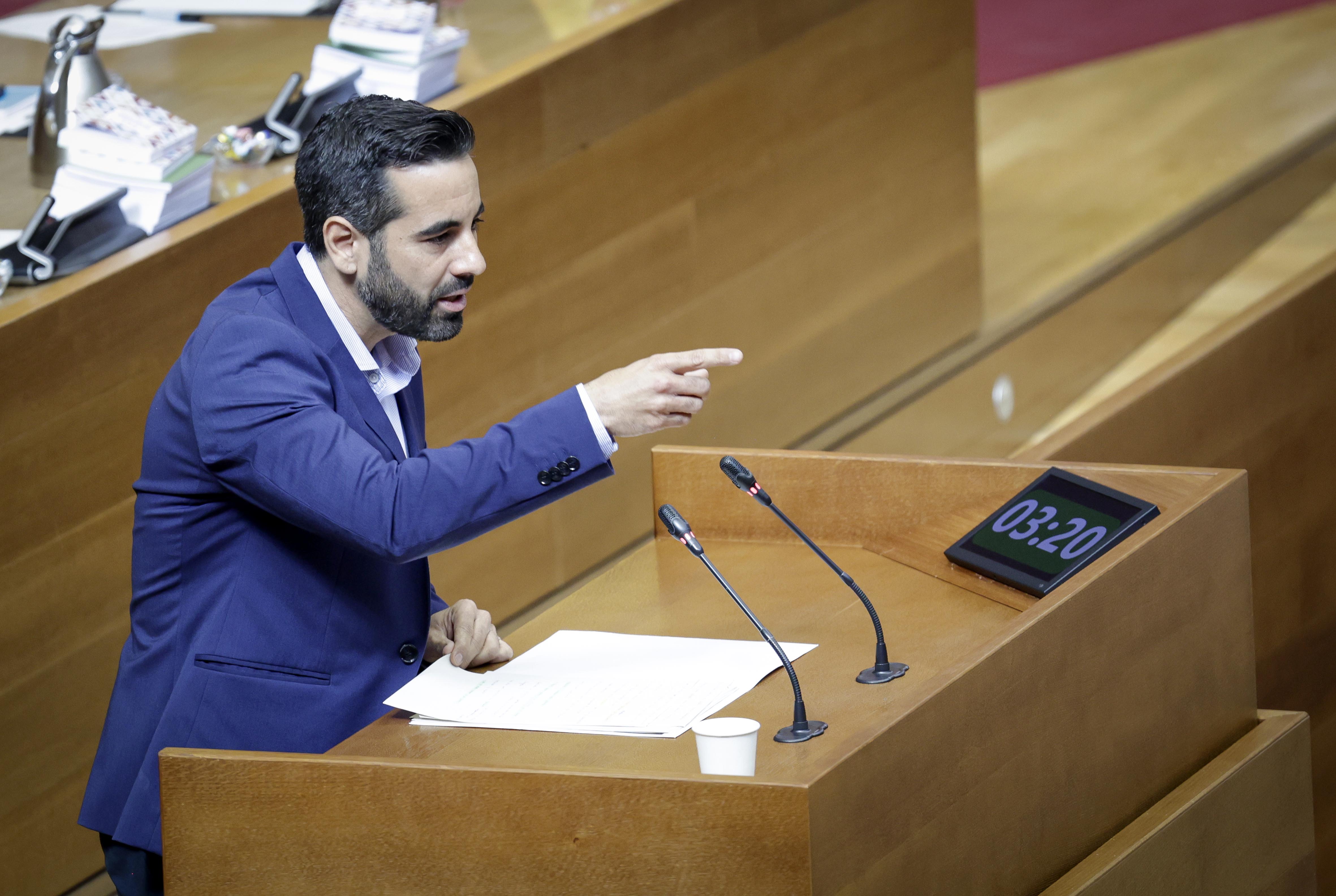 En este momento estás viendo El PSPV-PSOE afea a Mazón que “se quiera tanto a si mismo que sea incapaz de pedir perdón a las víctimas de la DANA que se tienen que ir a 1.600 km para recibir empatía”