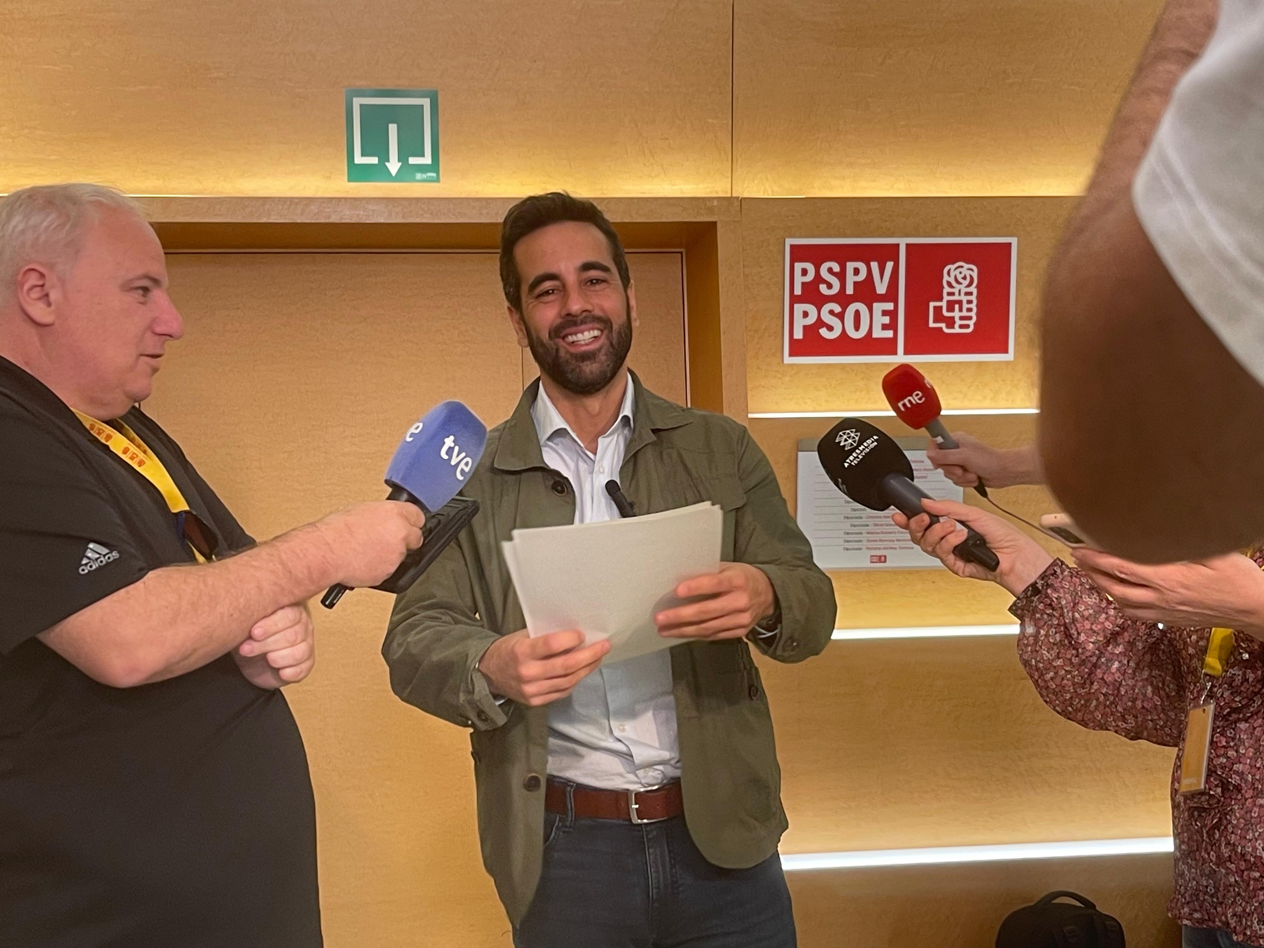 En este momento estás viendo El PSPV-PSOE celebra que “la presión de las víctimas haya obligado a Mazón a retractarse y ahora vayan a poder tener voz en el parlamento valenciano”: “Se pone fin a la ignominia del silencio”