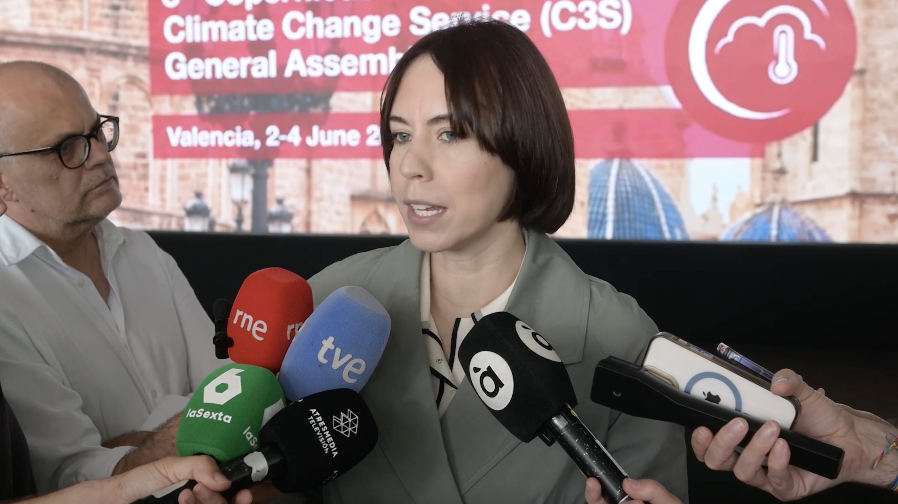 You are currently viewing Diana Morant pide a Mazón que “deje de hacerse la víctima” y destaca que “9 de cada 10 euros destinados a la DANA son del Gobierno de España”