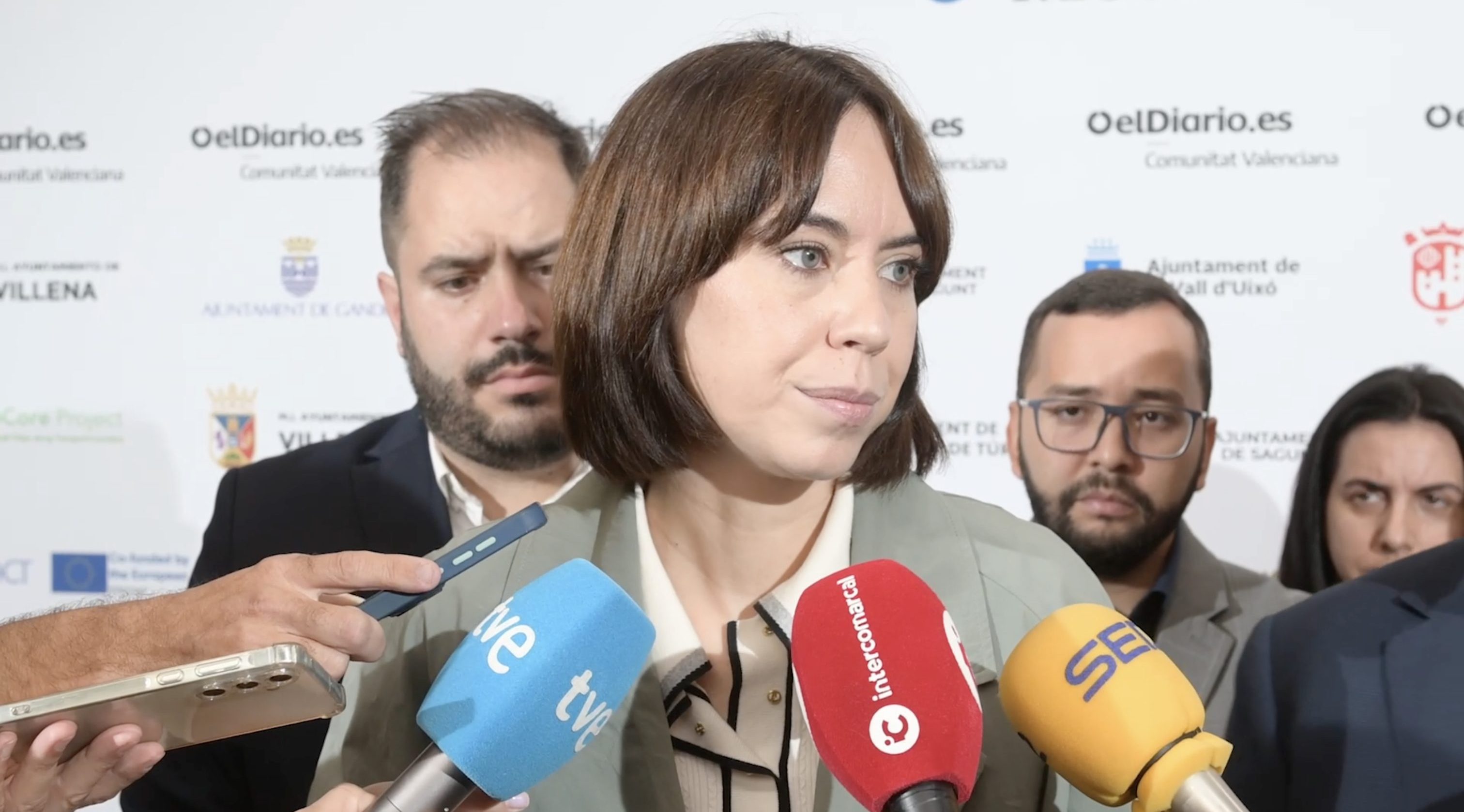 You are currently viewing Diana Morant adverteix a Mazón que amb les seues retallades “està posant en joc la vida de moltes dones”: “Per culpa de les seues retallades i privatització 90.000 dones han sigut abandonades en la lluita contra el càncer de mama”